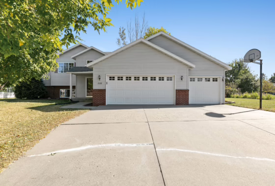 6609673 228 Sundance Road