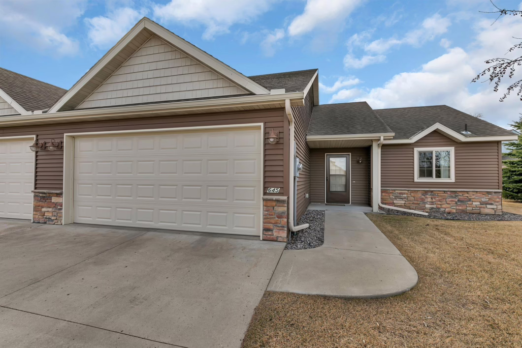 6686182 645 Cottonwood Avenue