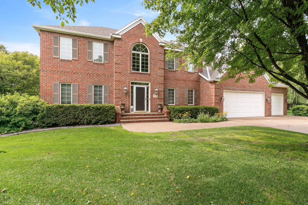 6675899 715 Falcon Court