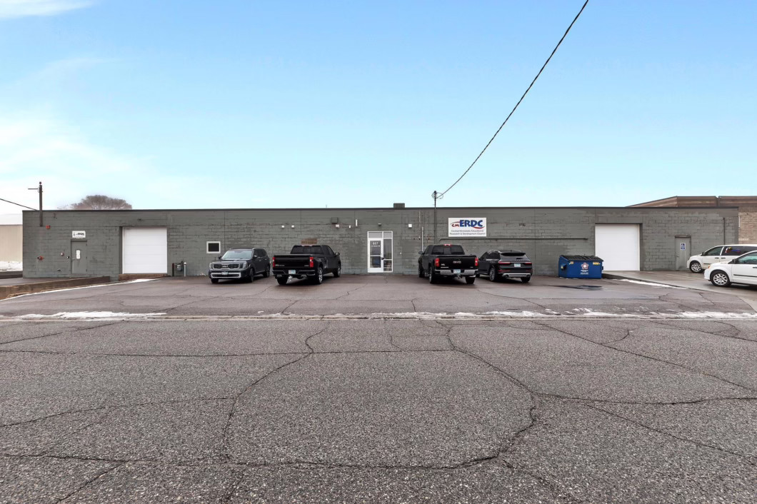 6695309 607 1st Street Se