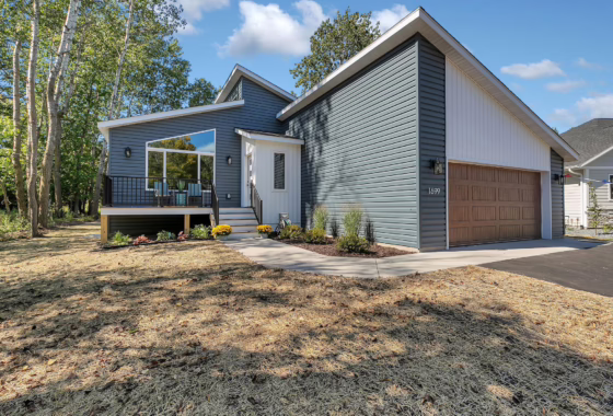 6758313 1699 39th Street S