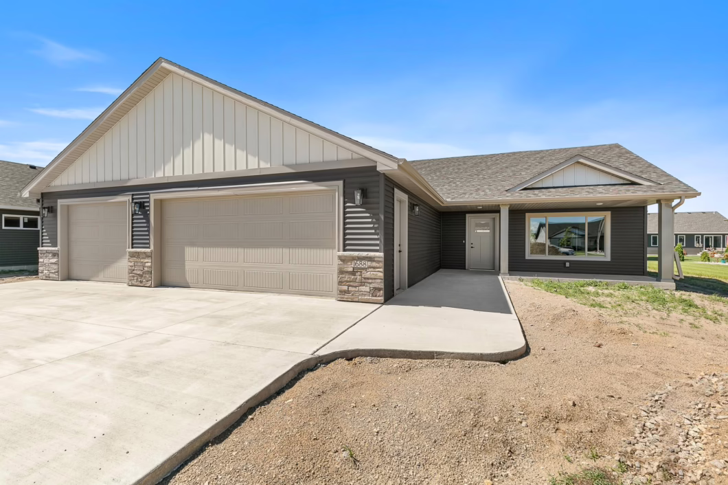 6554105 1688 Hurst Castle Road