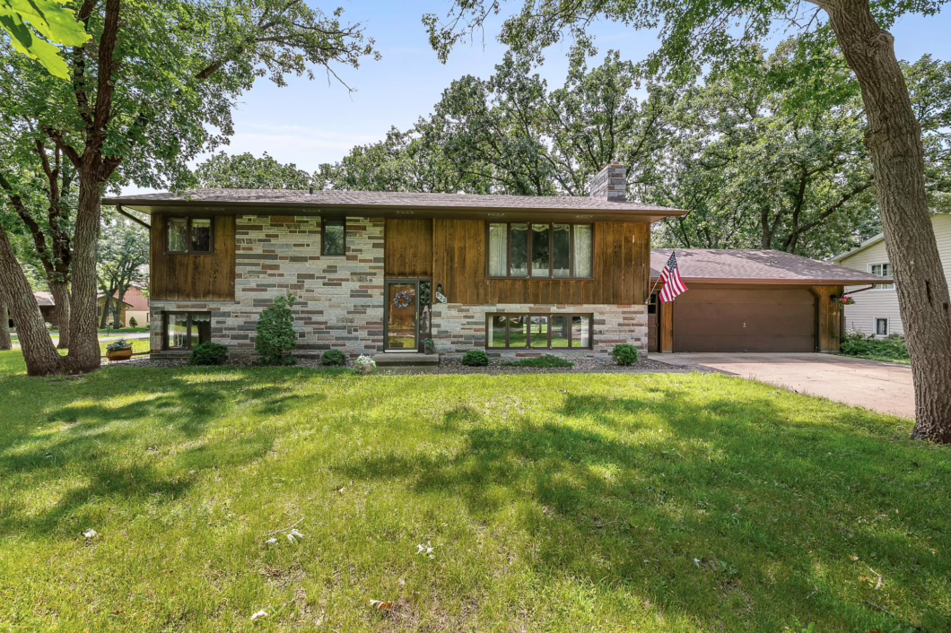 6569949 822 Golf View Lane