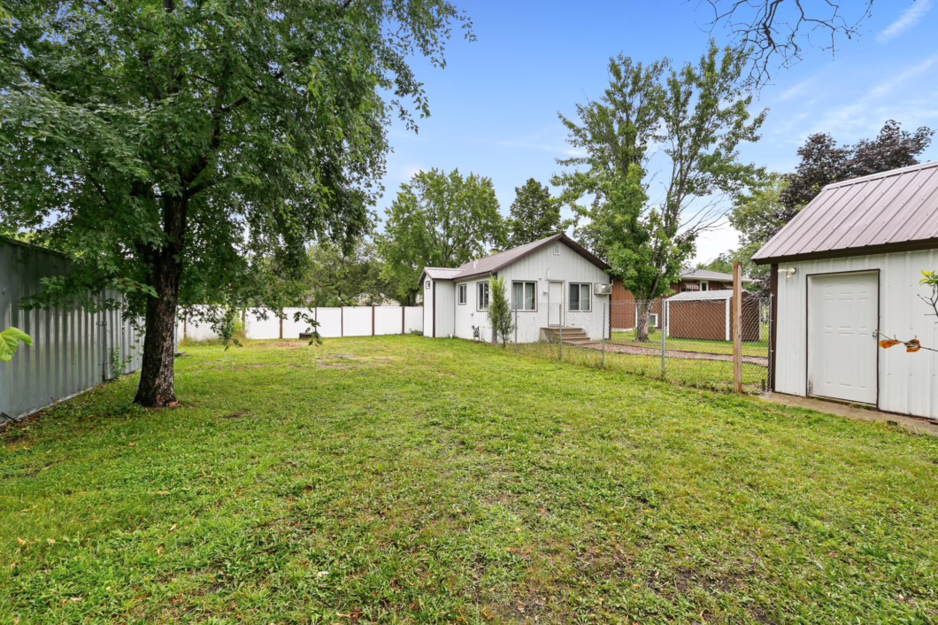 6589149 1201 10th Avenue S