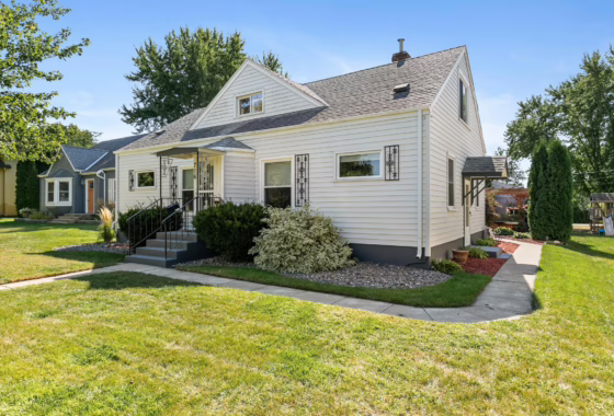 6604575 716 Main Street