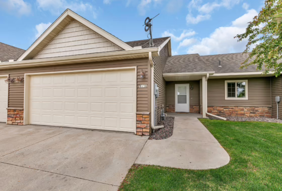 6671132 615 Cottonwood Avenue