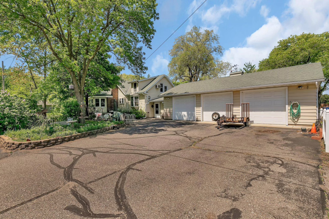 6717546 1420 10th Avenue S