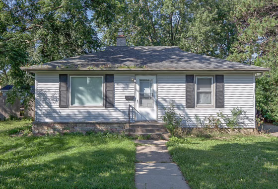 6776477 809 10th Avenue N