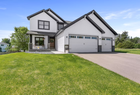 6551760 20091 Delta Street