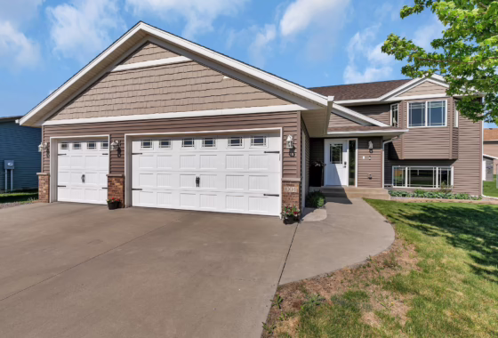 6719766 1004 4th Avenue Se