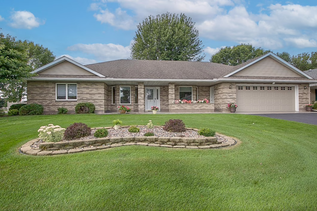 6781507 347 Waite Avenue S