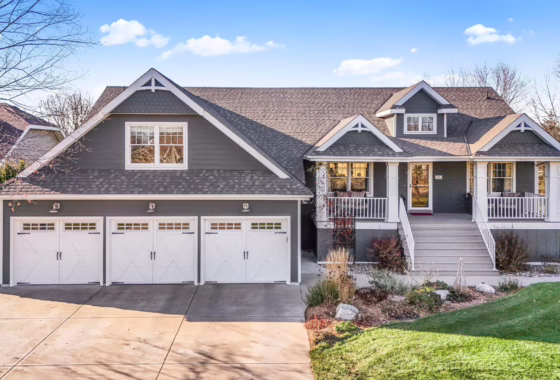 6818083 1021 21st Avenue N