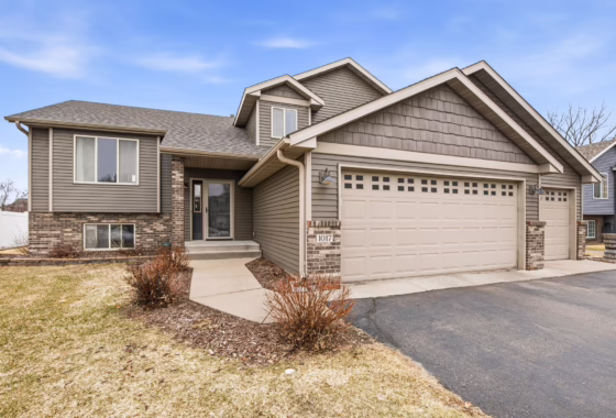 7032678 1017 4th Street N