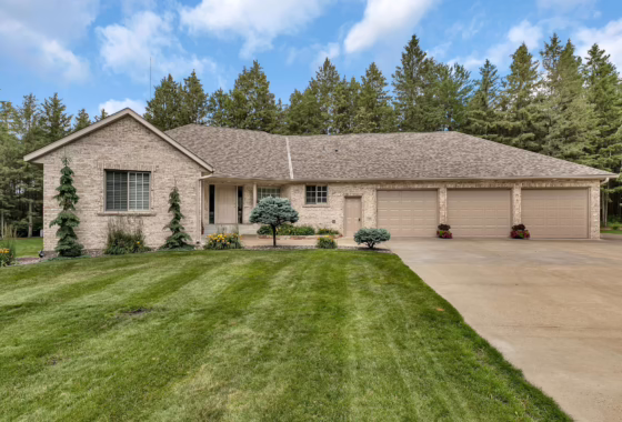 6491020 17196 223rd Avenue Nw