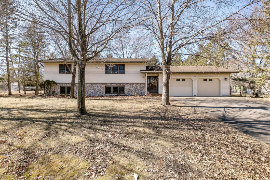 6495016 1631 Devon Road