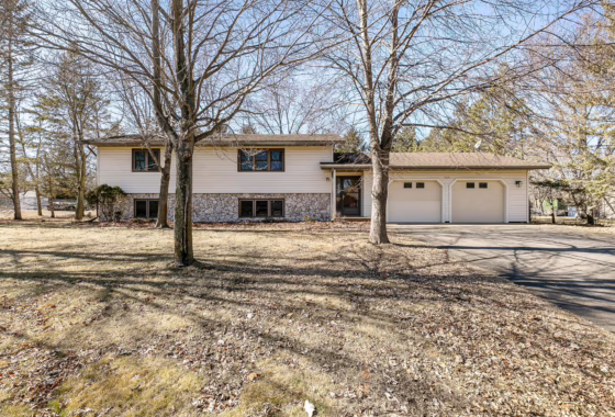 6495016 1631 Devon Road