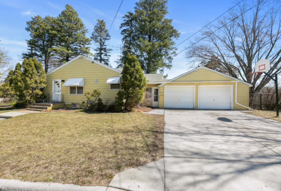 6513768 420 8th Avenue S