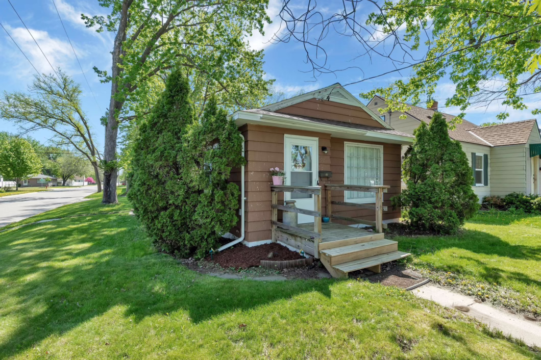 6533289 152 30th Avenue N