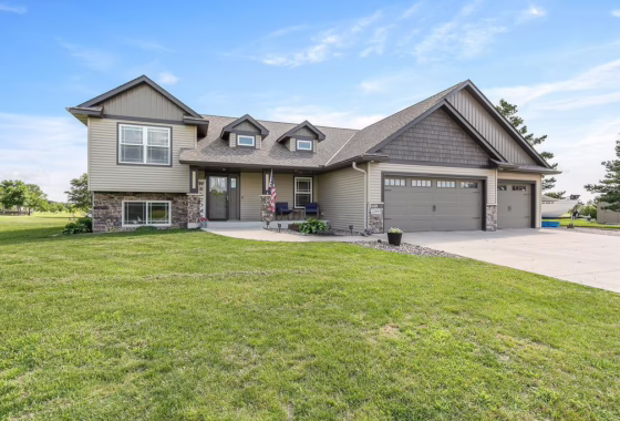 6569108 20863 Black Cherry Drive