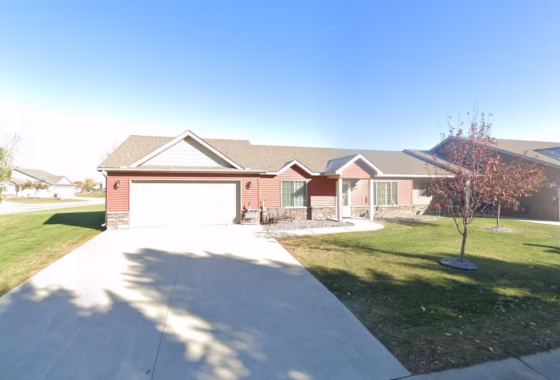 6671101 633 Cottonwood Avenue