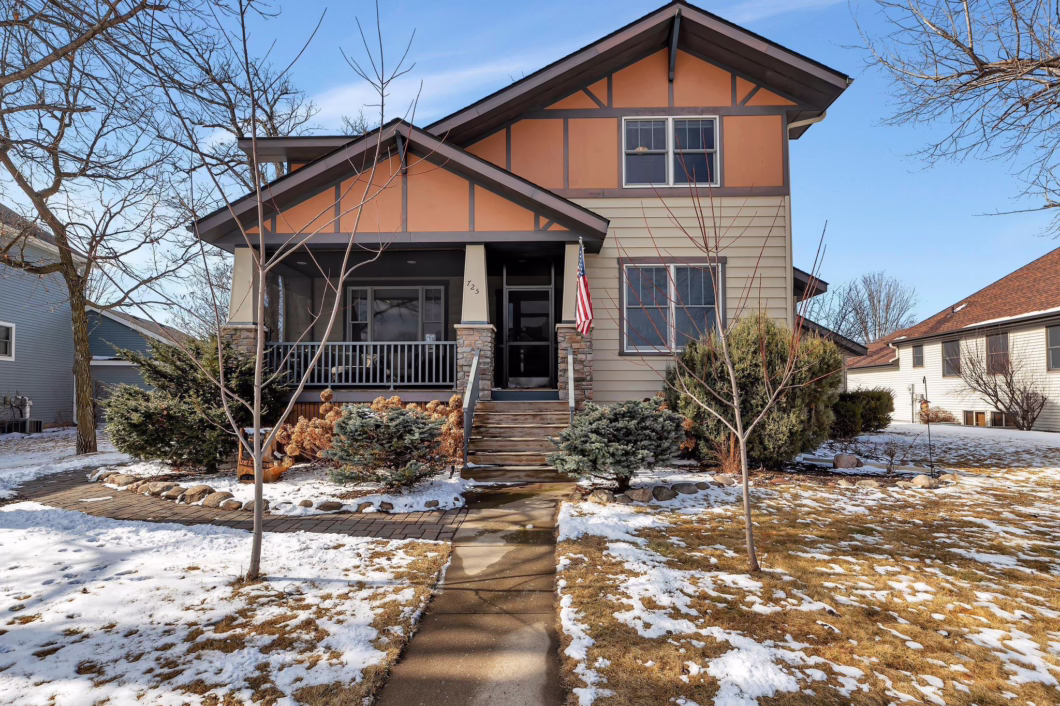 6681074 725 20th Avenue N