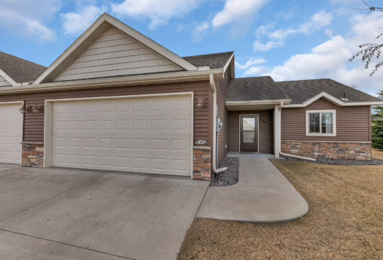 6686182 645 Cottonwood Avenue