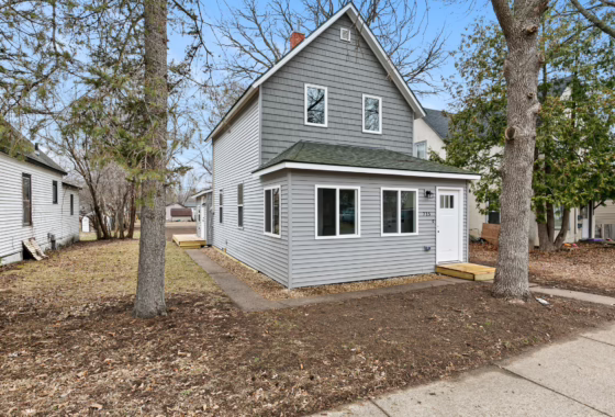 6697103 715 7th Street Ne