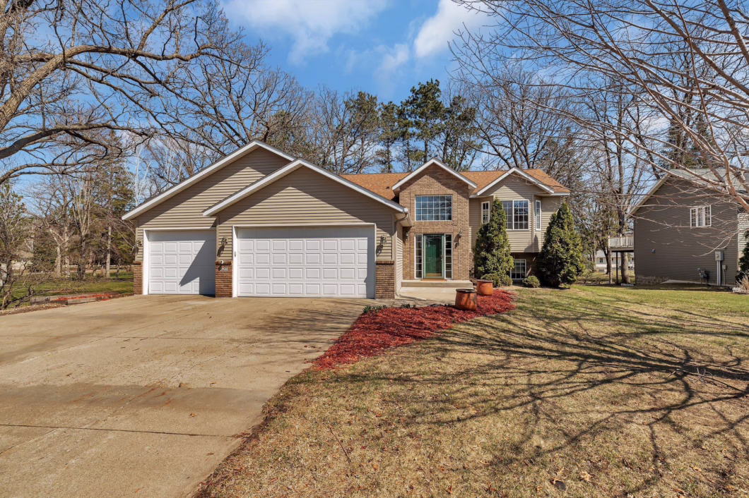 6706901 1620 4th Avenue N