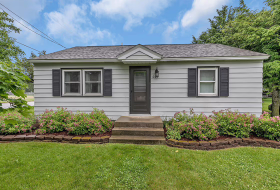 6745190 603 Augusta Avenue S