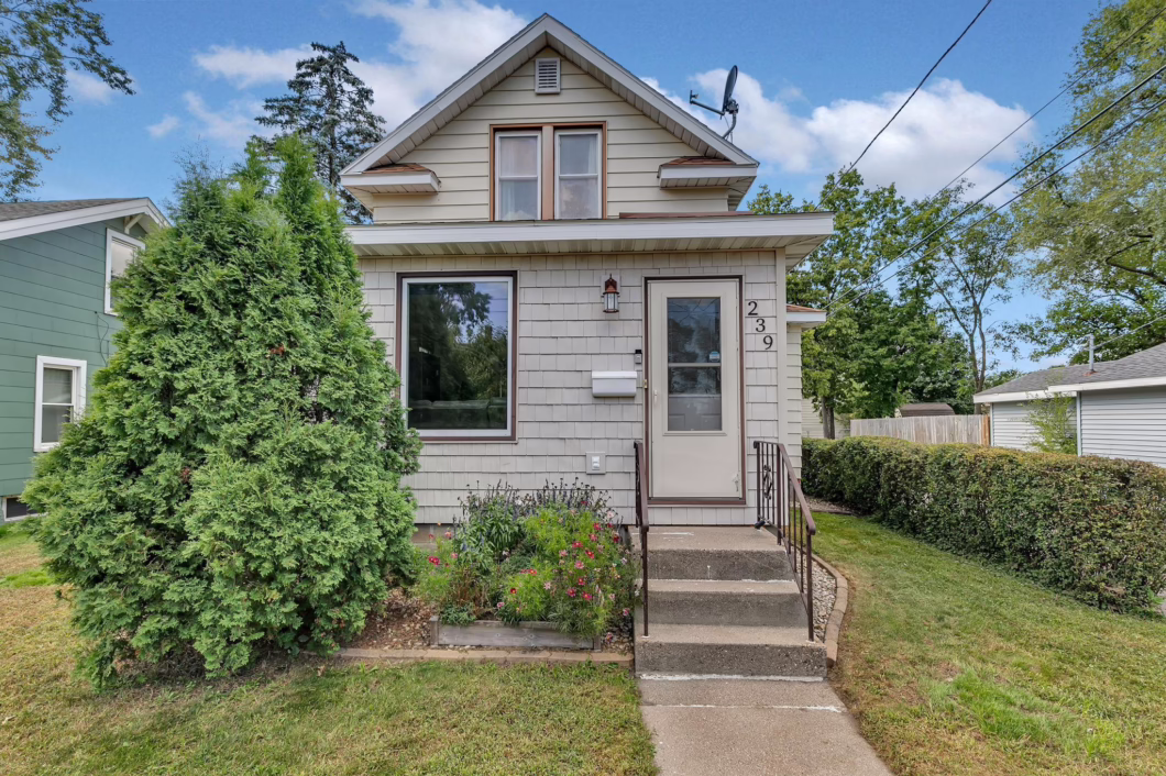 6779605 239 19th Avenue N