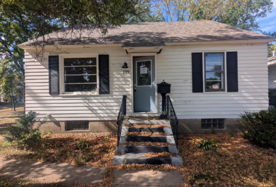 6807369 109 30th Avenue N