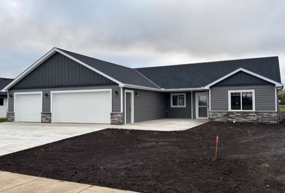 6810875 64 Meadow Lane