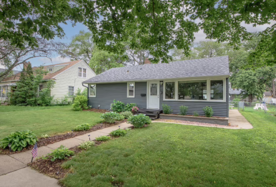 6822940 25 21st Avenue N