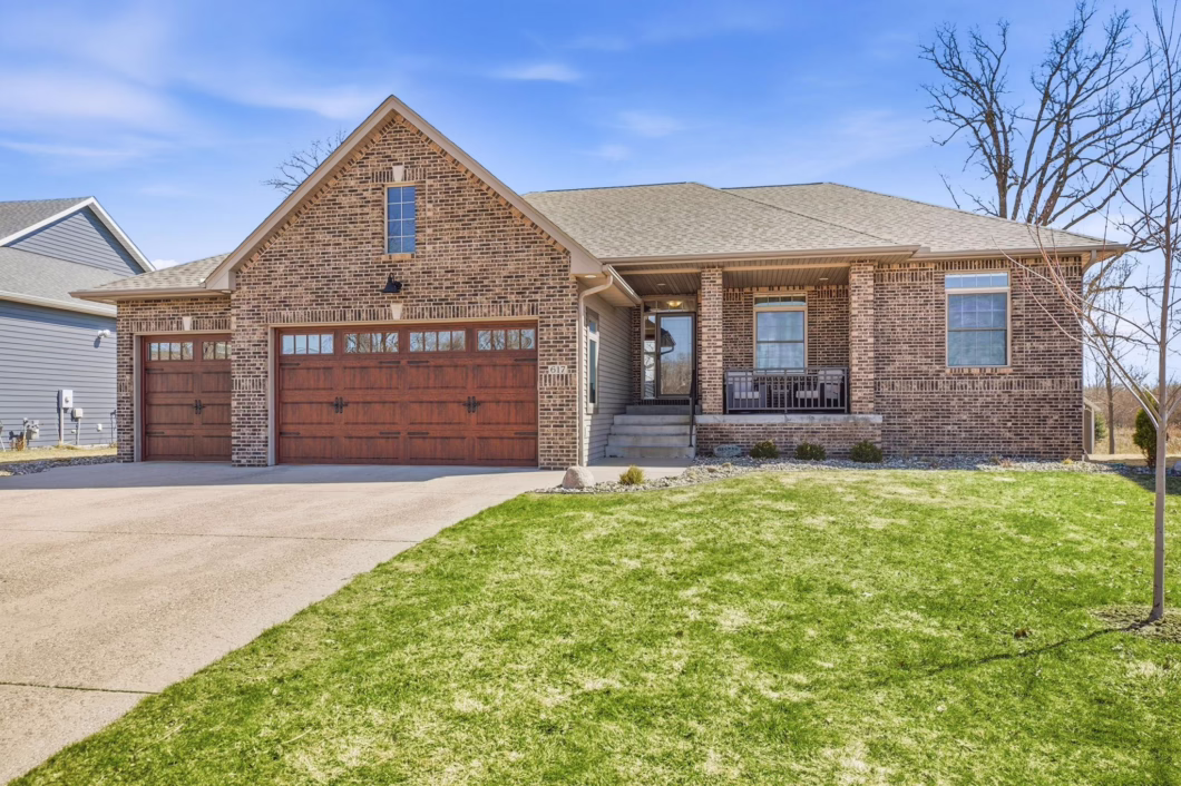 7038665 617 16th Avenue N