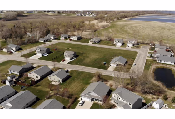 7042315 534 Willow Avenue