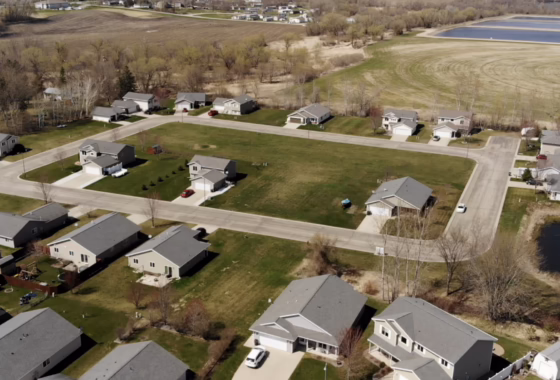 7042316 564 Willow Avenue