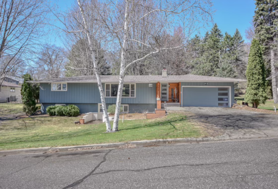 7056379 1615 Calvary Court