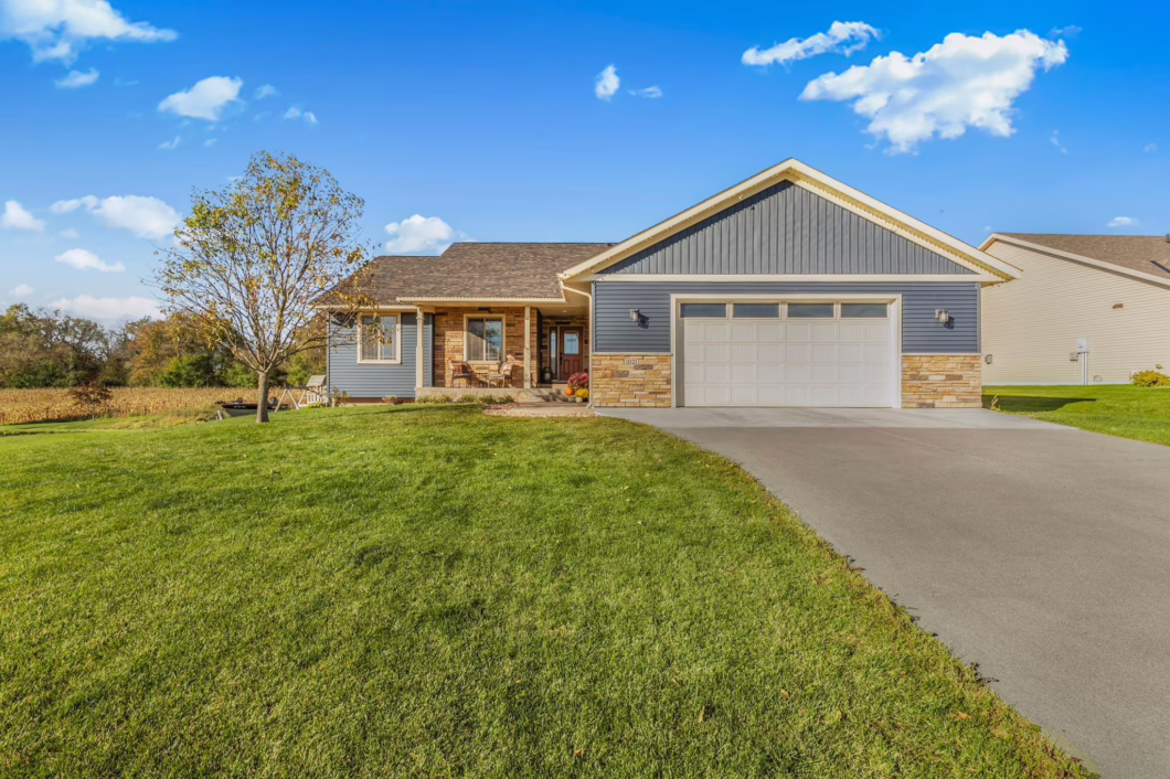 7058810 1021 13th Avenue Ne