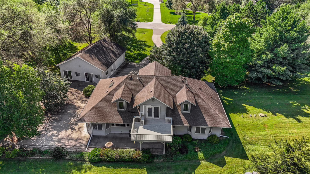 7008711 5110 River Road Ne