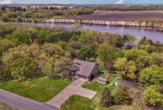 7072698 15675 Barley Road Nw