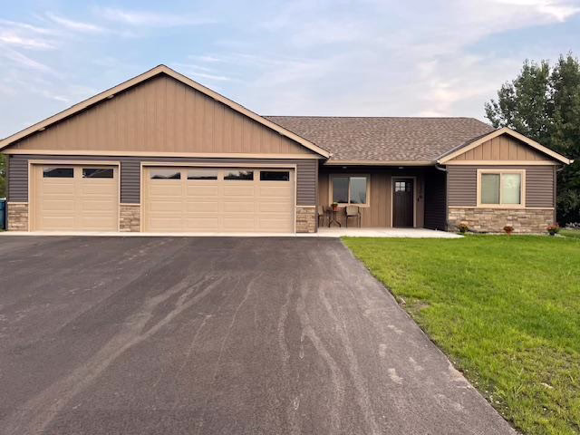 7003622 1308 Iris Lane Ne