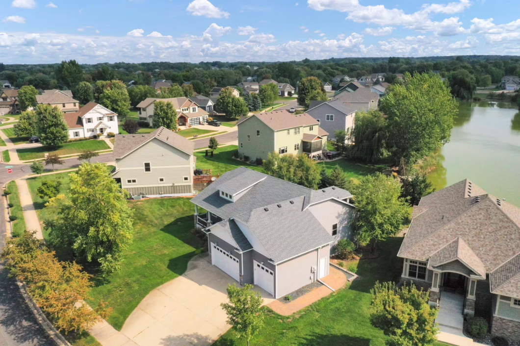 6489385 1639 Pebble Creek Drive