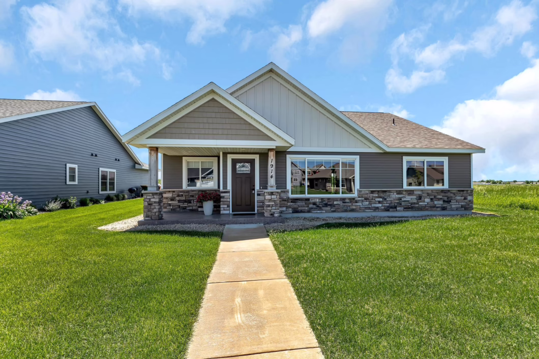 6546413 1914 Sandstone Loop S