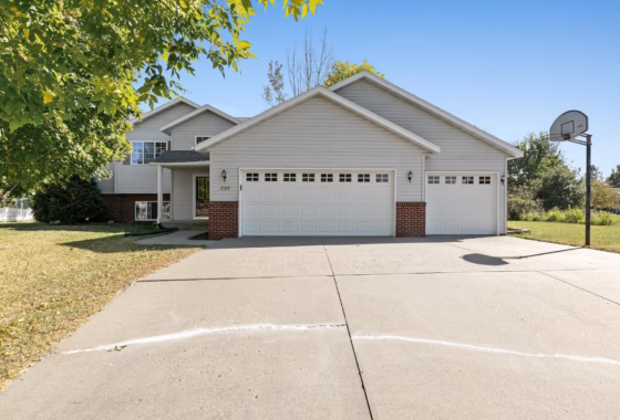 6643757 228 Sundance Road