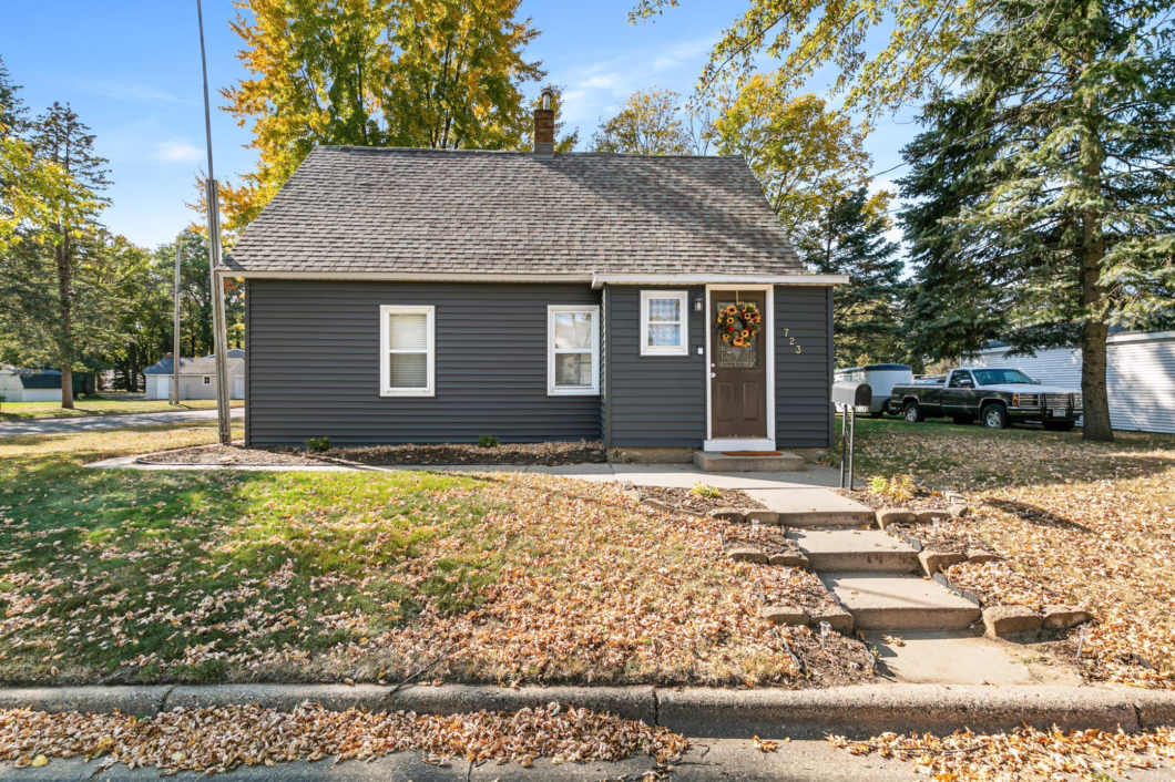 6651325 723 River Avenue S