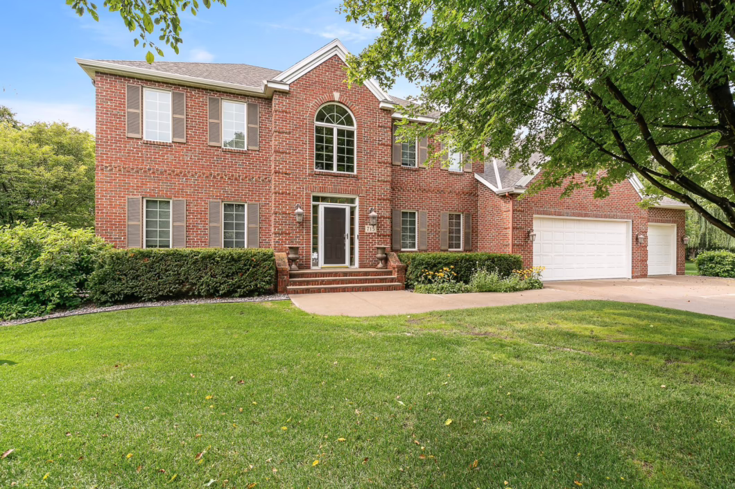 6675899 715 Falcon Court