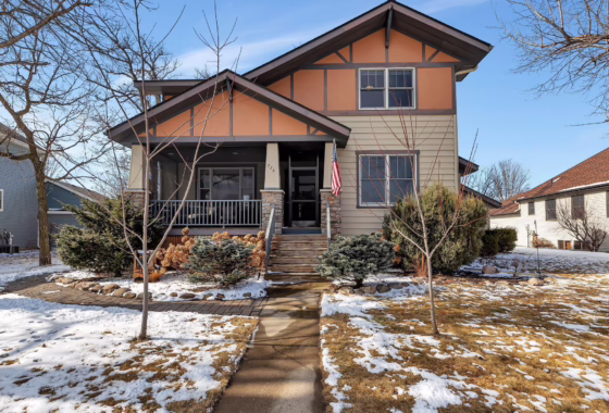 6681074 725 20th Avenue N