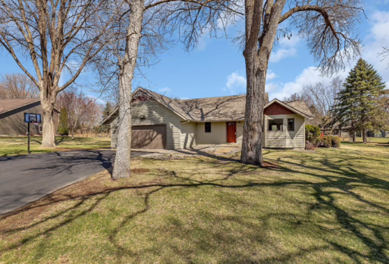 6686983 603 20th Street N