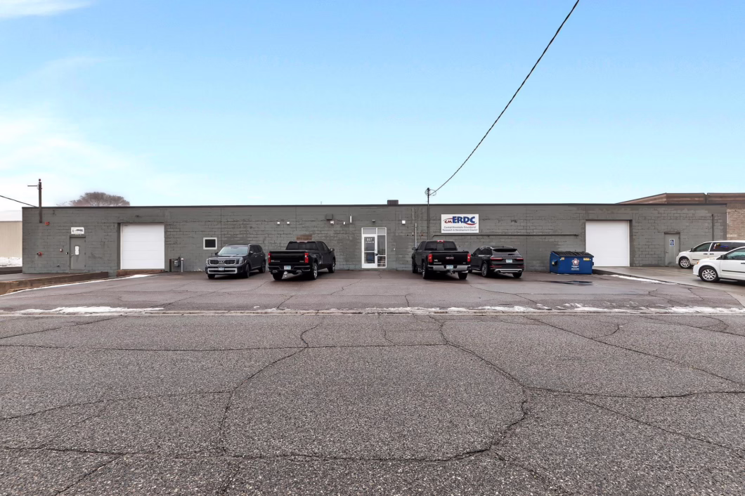 6695309 607 1st Street Se