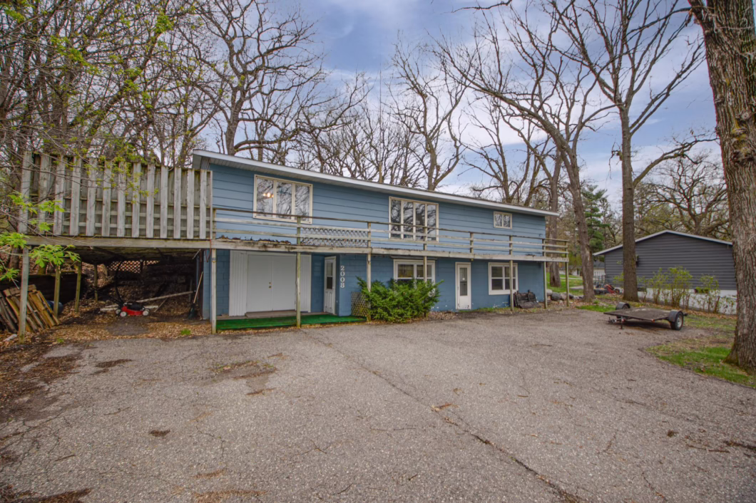 6714084 2008 N Benton Drive